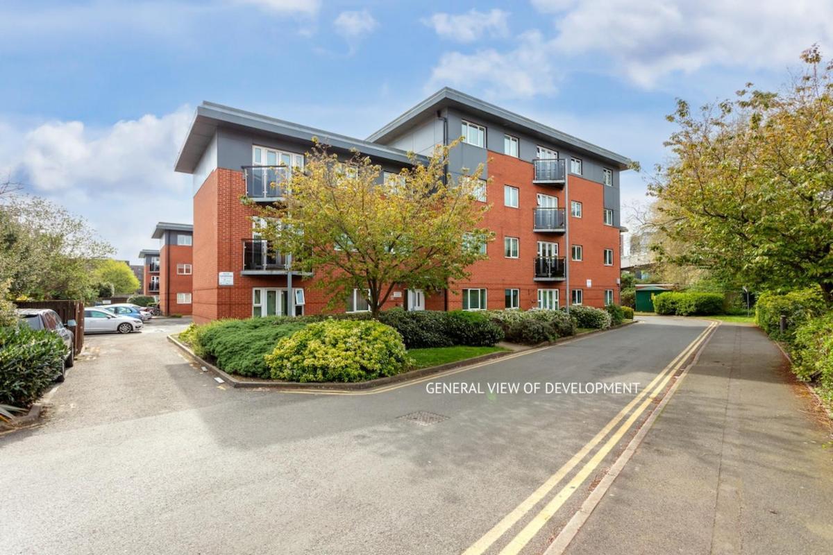 Apartment Beautiful In Centre With Free Parking, Balcony, Work Desk, Self-check-in, Fast Wifi And Smart Tvs By Yoko *